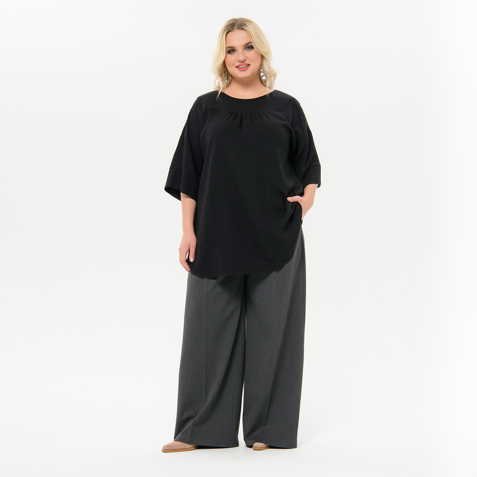 Туника с округлой обтачкой горловины, вискоза черная