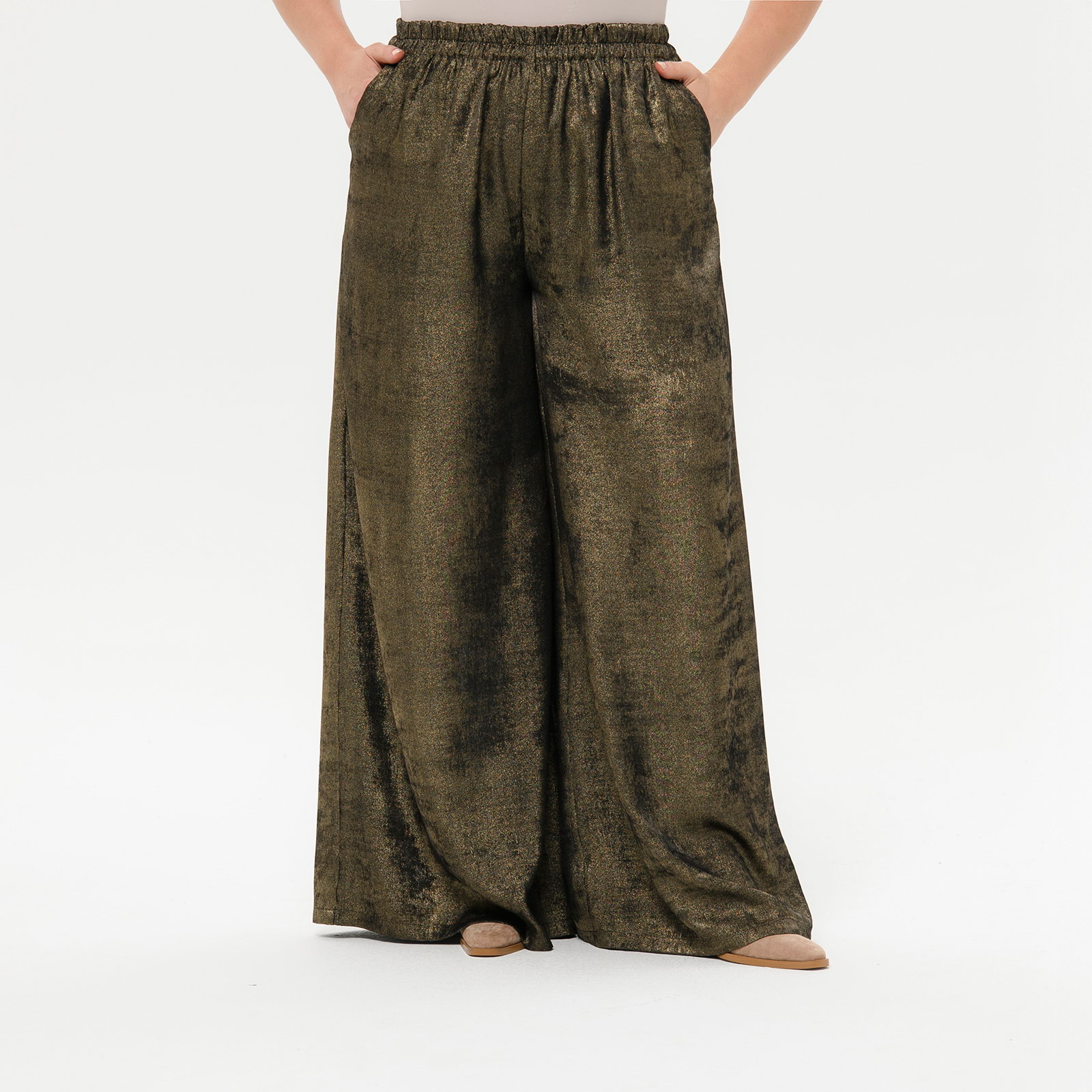 Брюки широкие с карманами, цвет