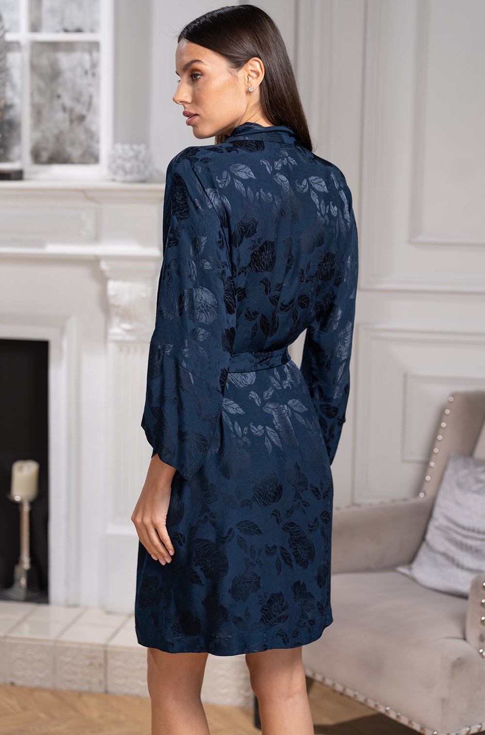 Enrika 4403 Короткий запашной халат Mia-Amore