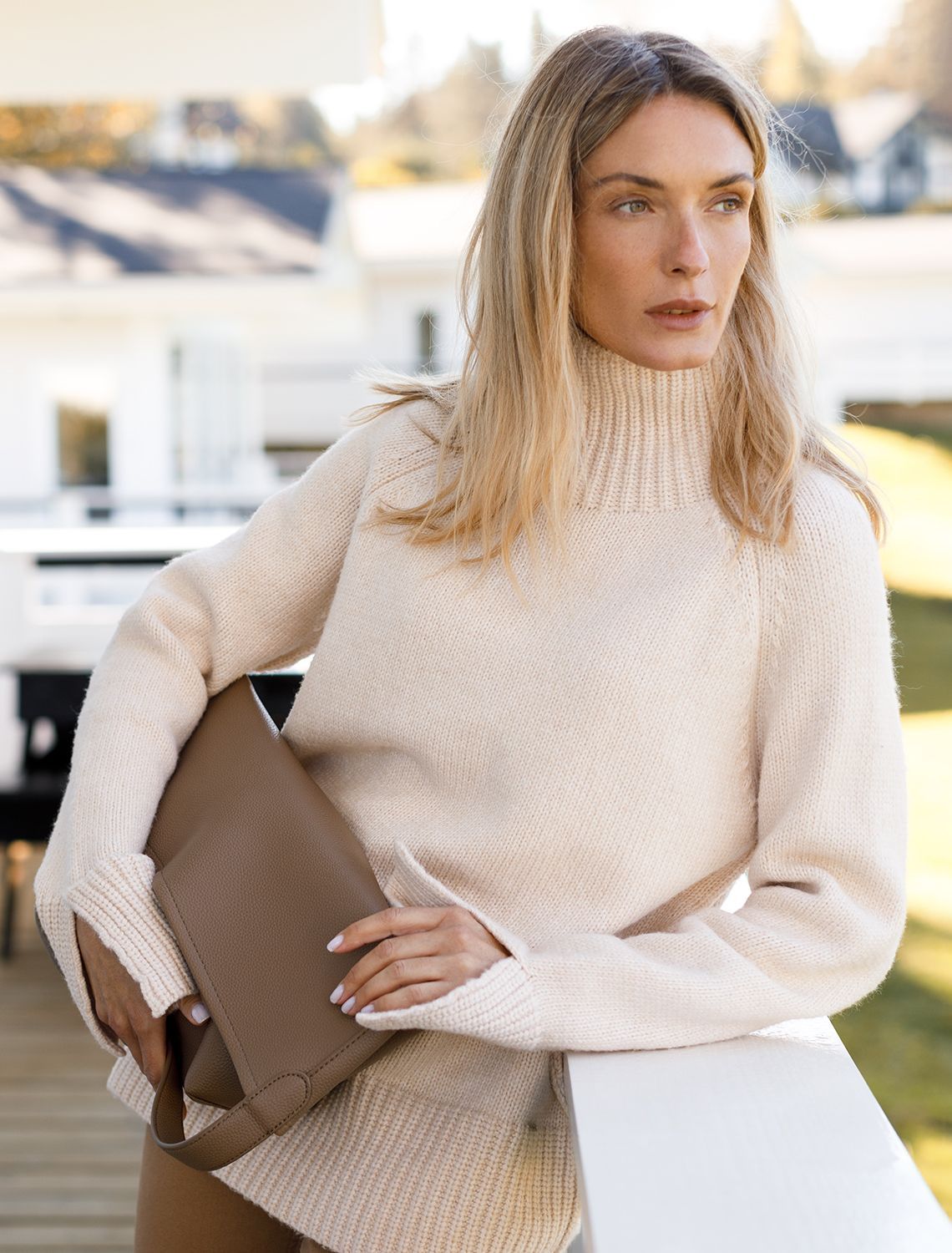 Ст.цена 2750р Свитер крупной вязки из уютной пряжи с ангорой и мохером D34.195 овсяный меланж