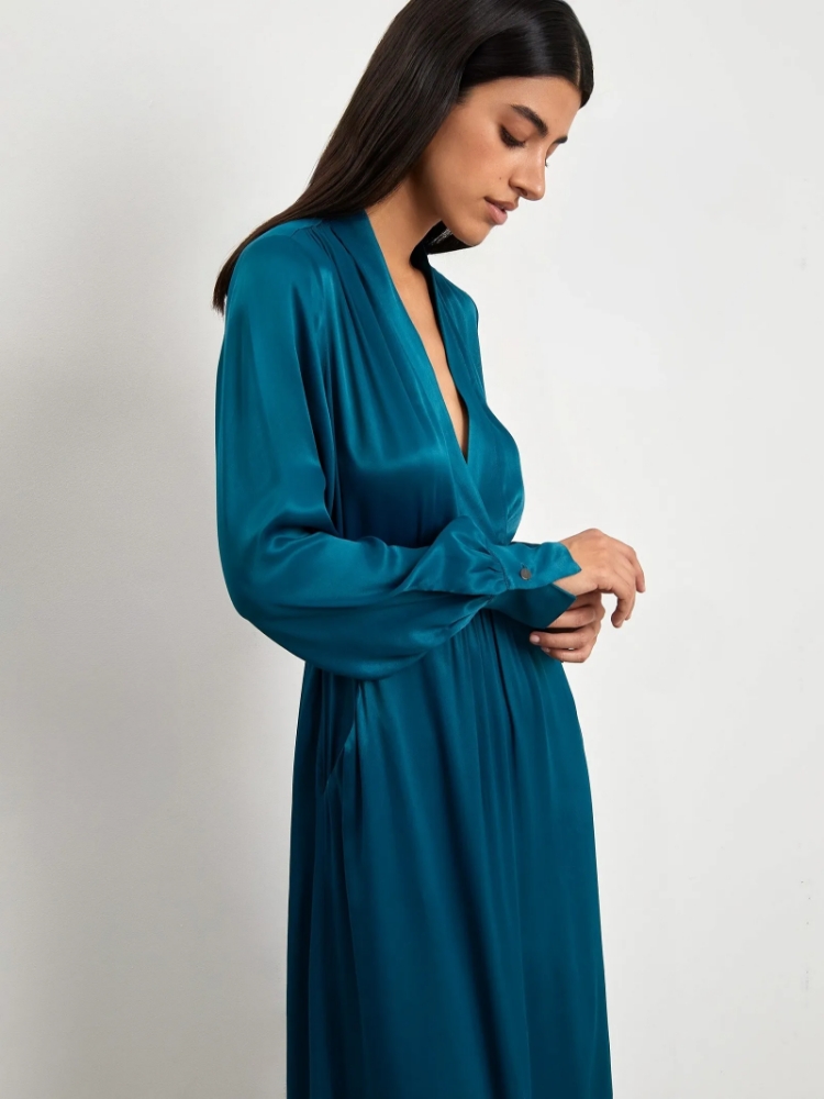 Платье миди из 100% вискозы ,
100% вискоза ,