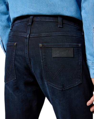 Джинсы мужские GREENSBORO DEEP BLUE BLACK, WRANGLER