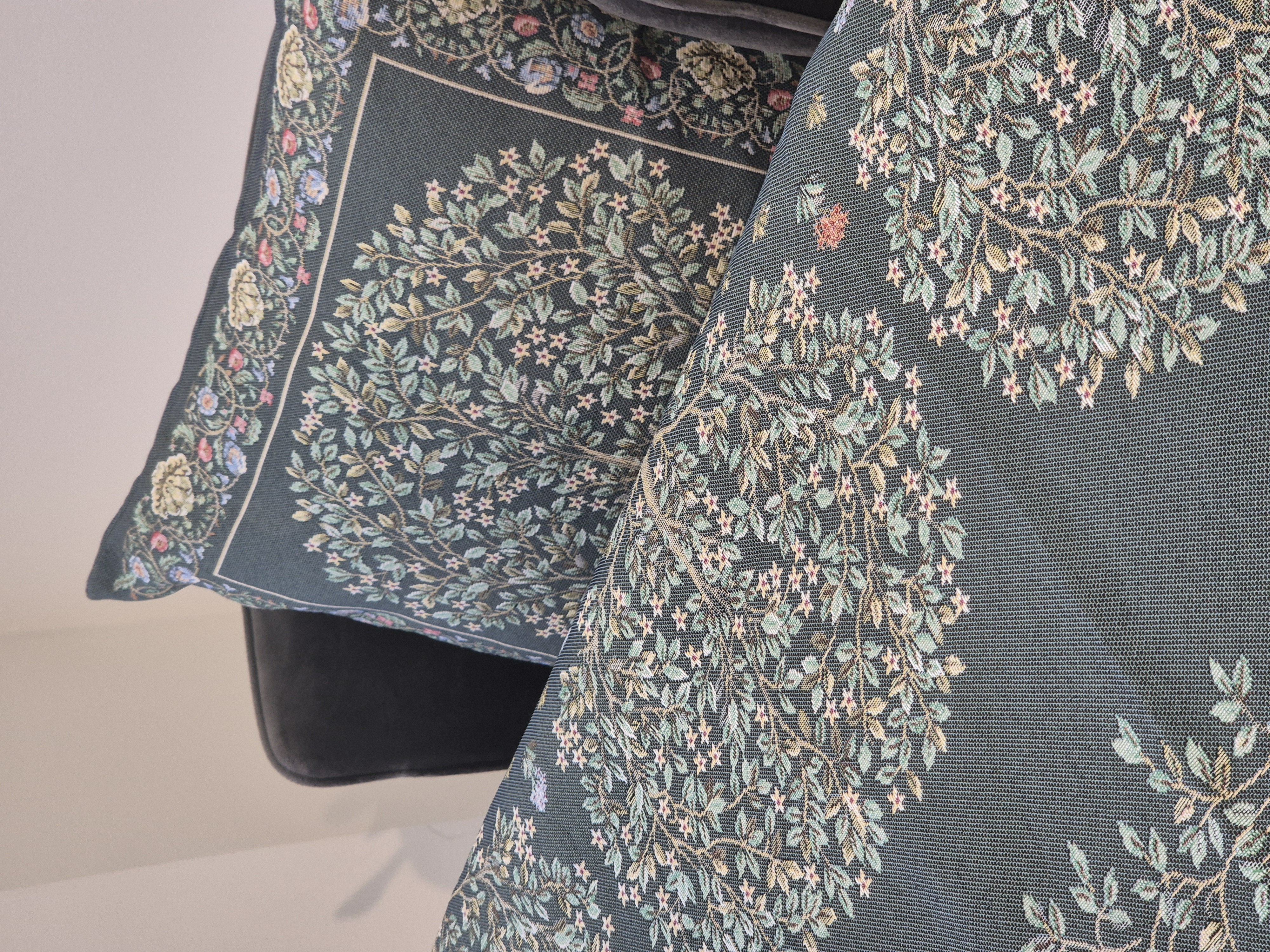 Древо бирюза бордюр беж Наволочка 45х45 см 2416350 двусторонняя