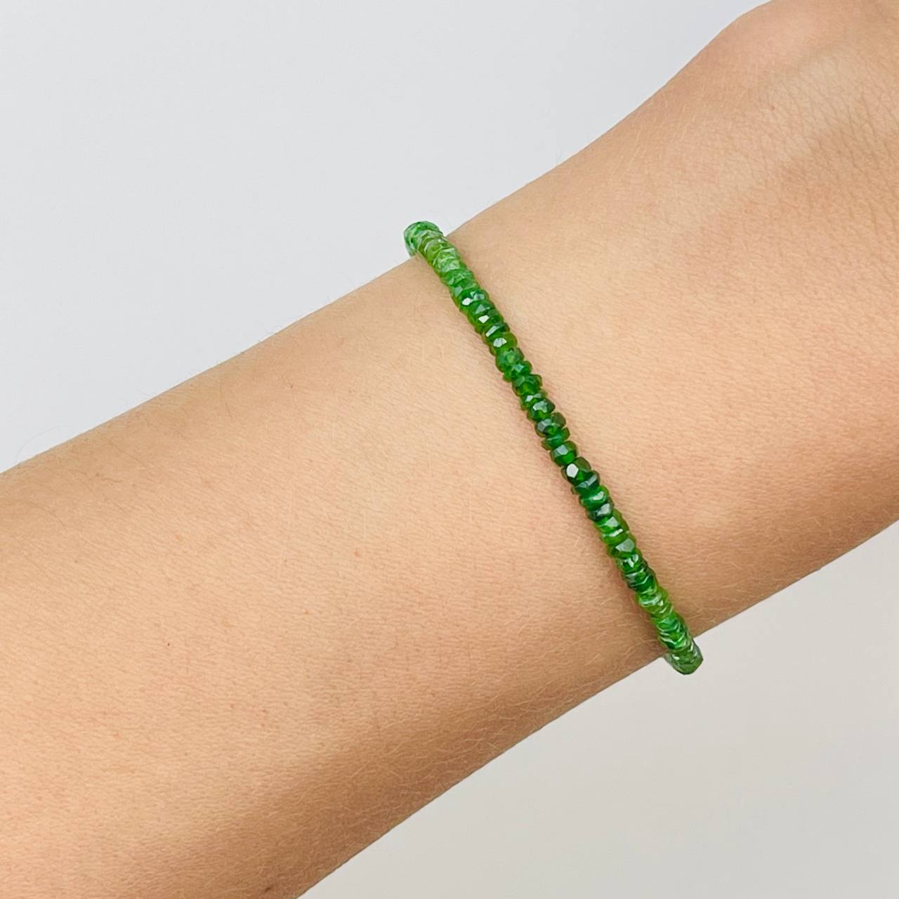 Радуга Самоцветов Браслет из зеленого Граната (Цаворит)