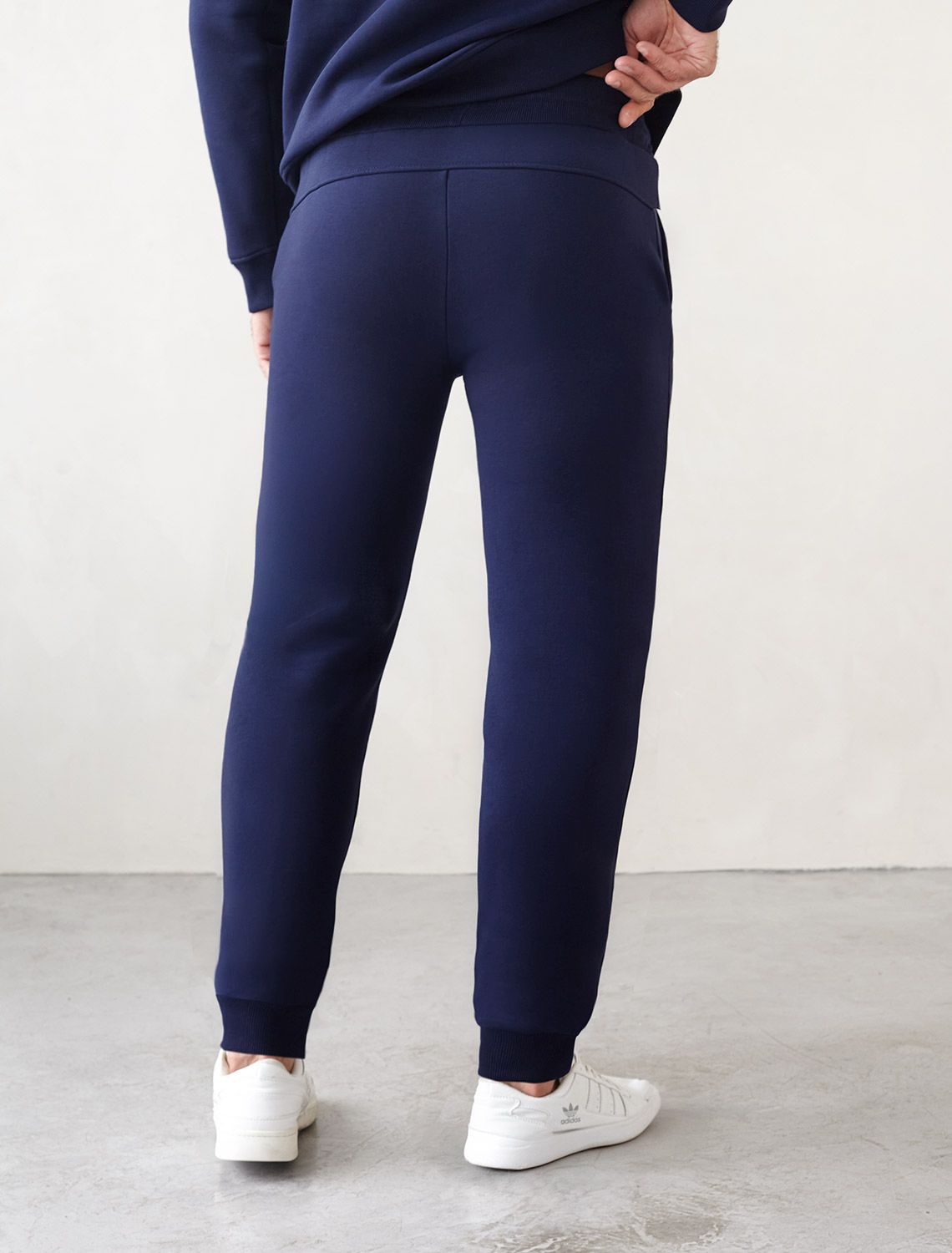 Ст.цена 2590р Брюки из премиального футера трехнитки с начесом U44.006 т.синий