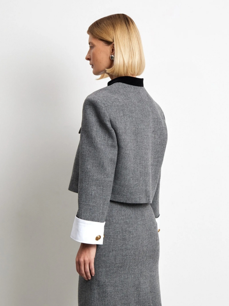 Жакет с манжетами ,
55% полиэстер, 45% шерсть ,