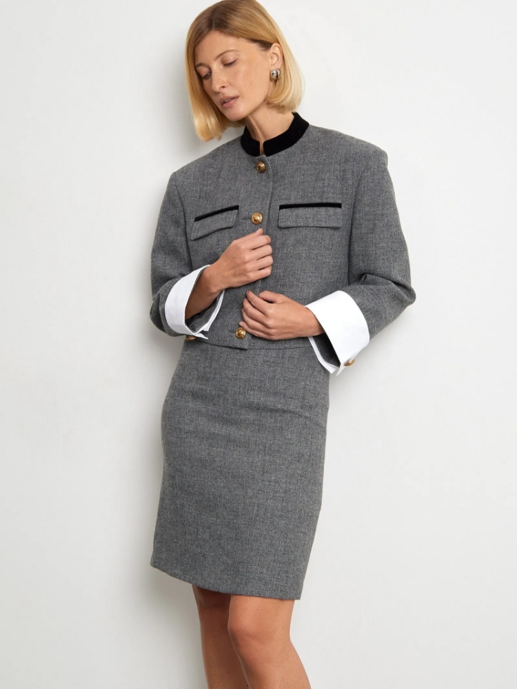 Жакет с манжетами ,
55% полиэстер, 45% шерсть ,