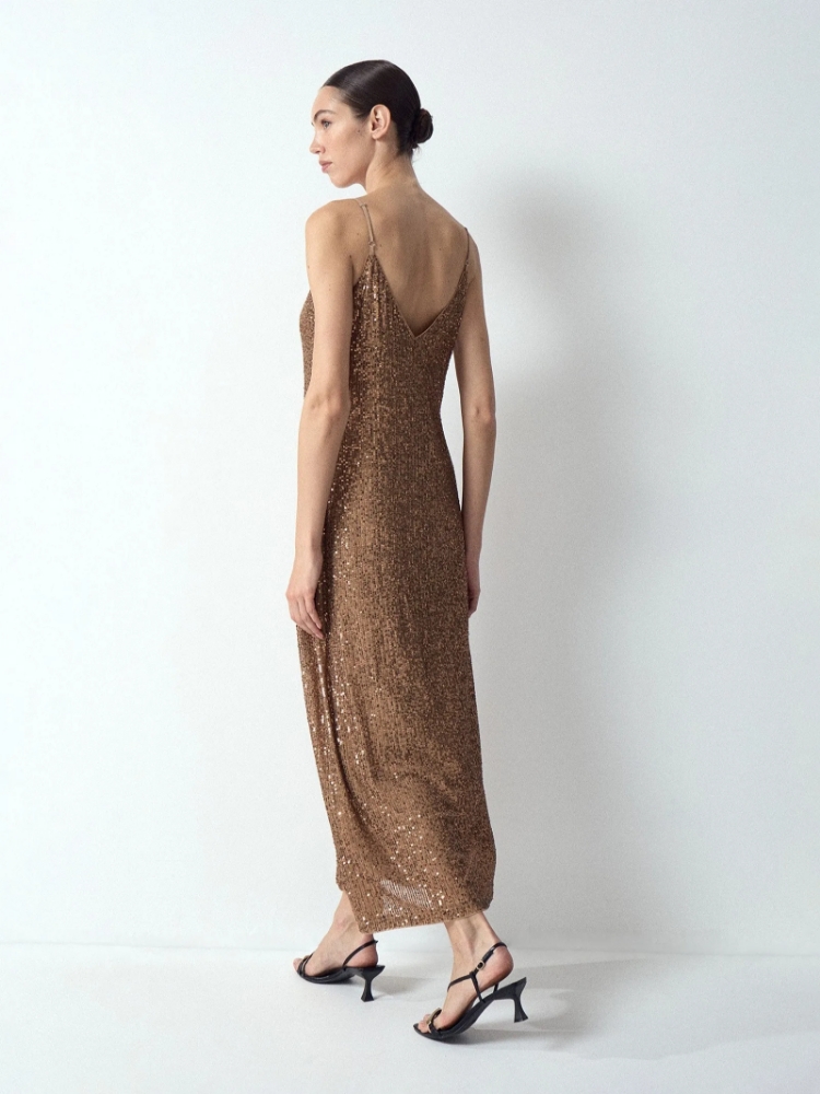 Платье миди с пайетками ,
100% полиэстер ,