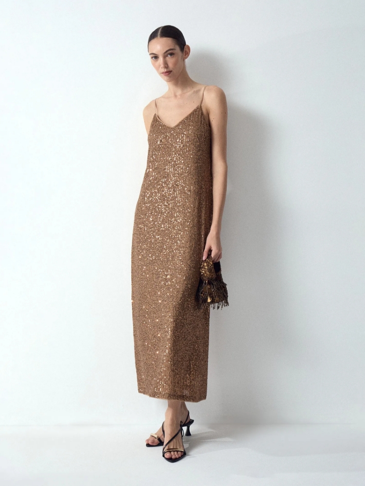 Платье миди с пайетками ,
100% полиэстер ,