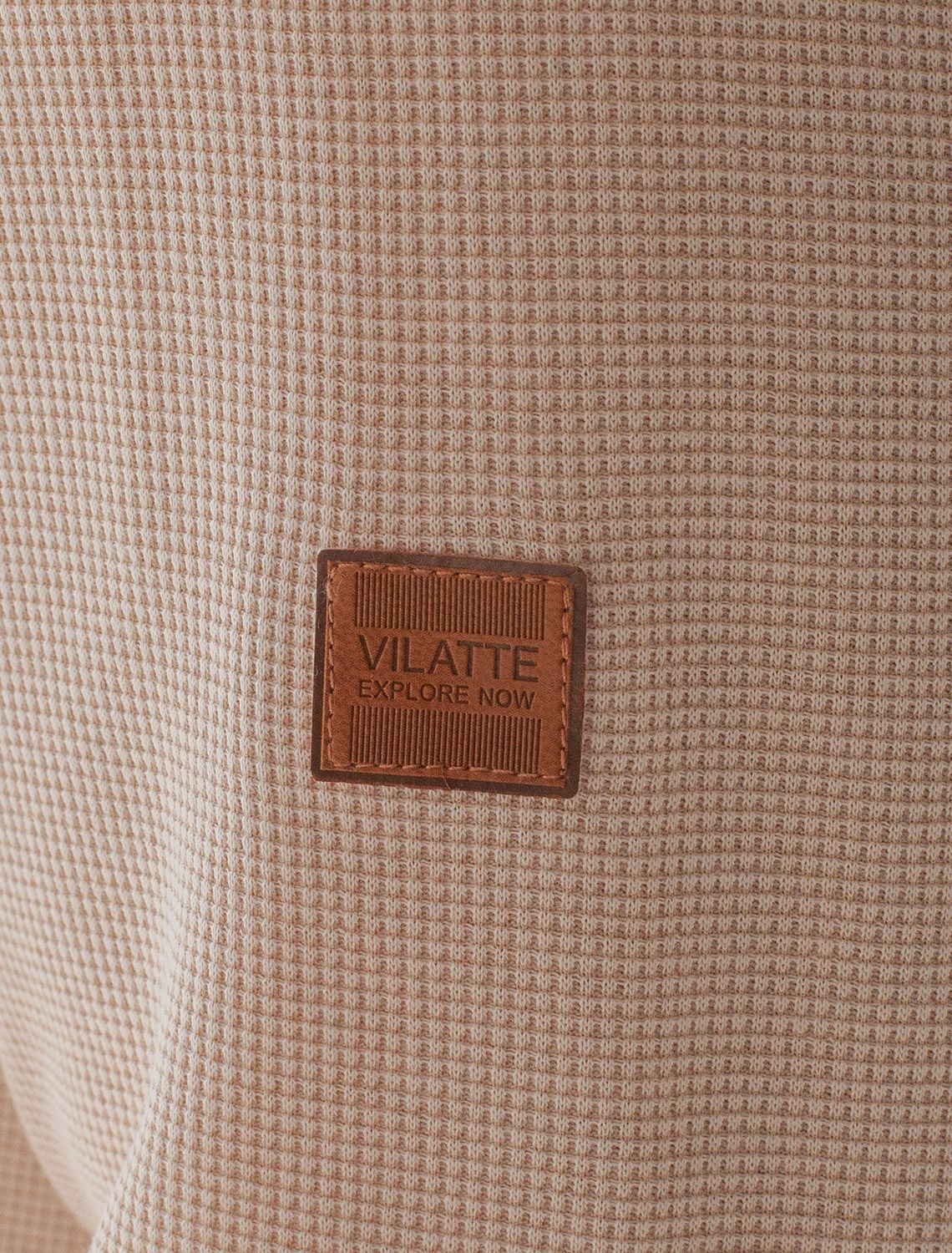 Поло из фактурного трикотажа с застежкой на пуговицы U49.023 бежевый