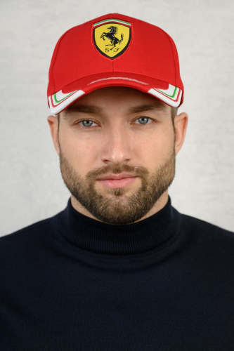 Бейсболка с логотипом Ferrari 