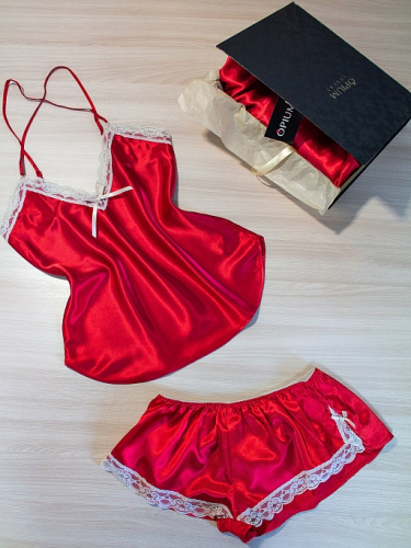  1600р  2000р Подарочный набор женский OPIUM Women in red