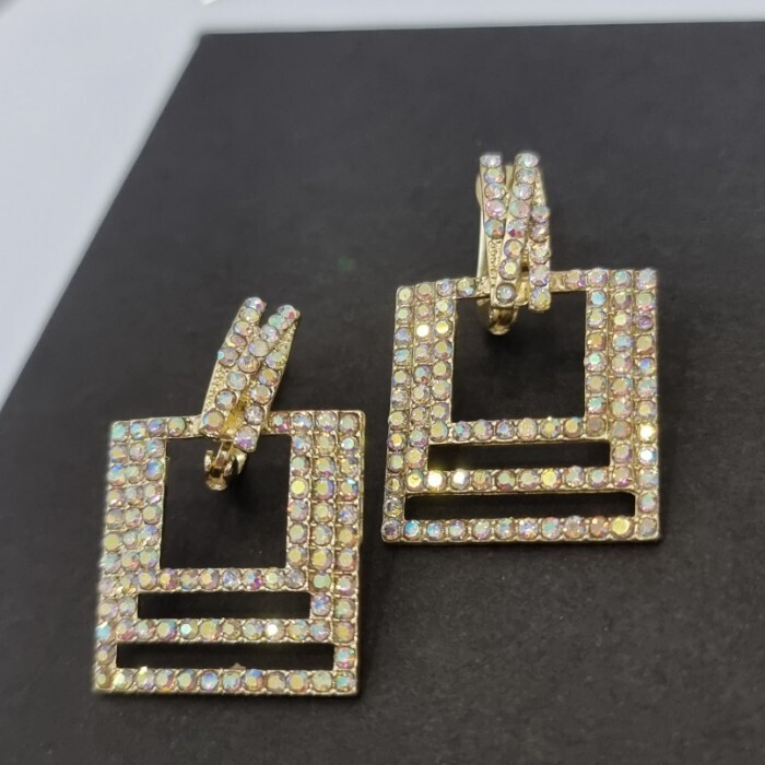 Серьги подвески квадрат ювелирная бижутерия Итальянское золото (покрытие желтое 14к), вставка: фианит, цвет: хамелеон, арт.217.198