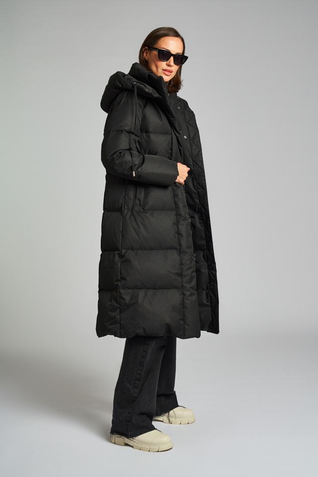 Ст.цена 15000р. Пуховик: В059-11-61 Черный Black 19-4007