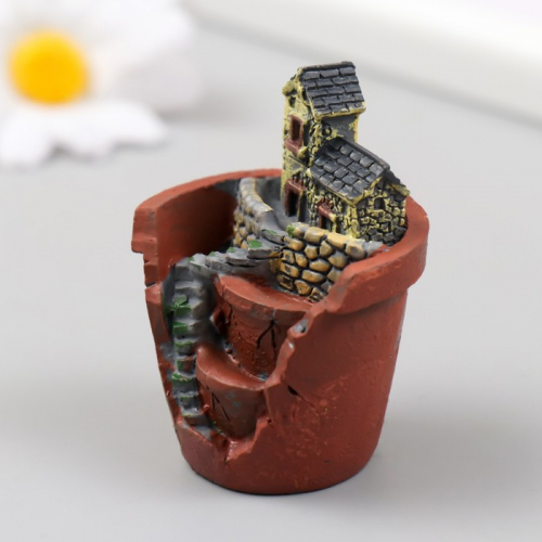 Фигурка для флорариума полистоун «Домик в разбитом горшке», 4×3.5×5 см