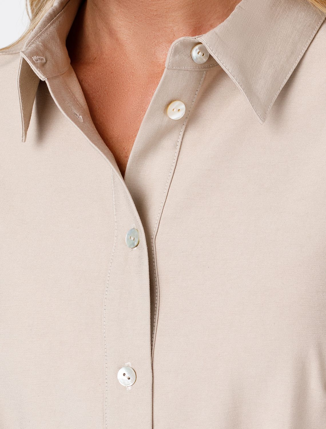 Платье-рубашка из плотного лиоцелла D22.242 светло-бежевый