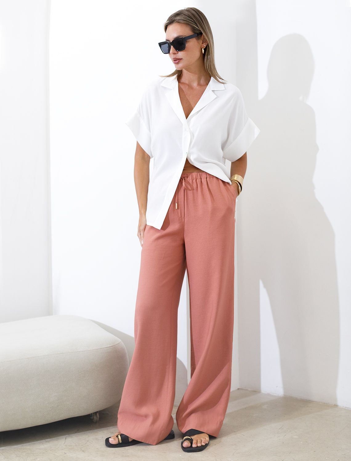 Свободные брюки из плотного лиоцелла на резинке D24.261 дымчато-коралловый