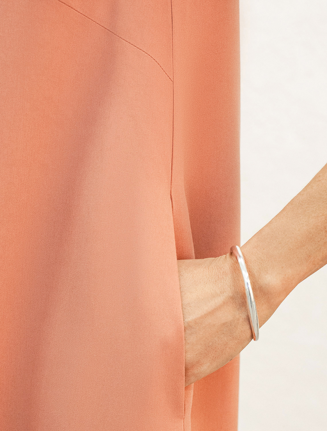 Платье из плотного лиоцелла D22.245 дымчато-коралловый