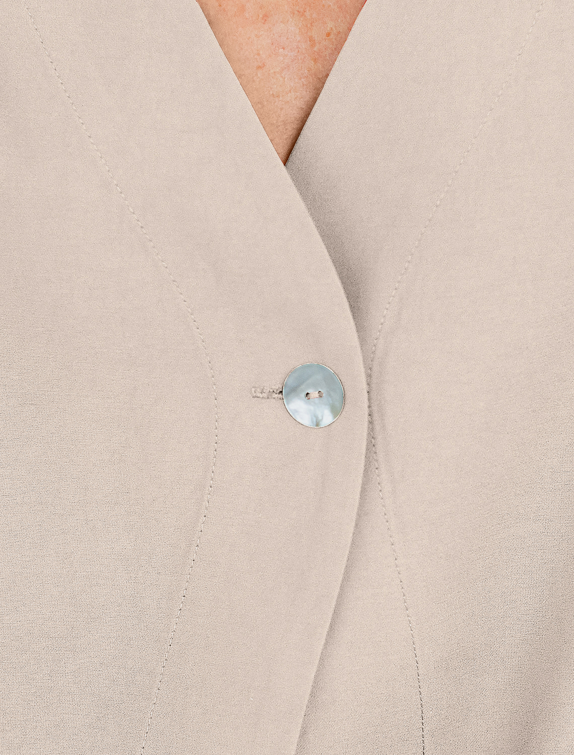 Блузка из плотного лиоцелла D29.266 светло-бежевый