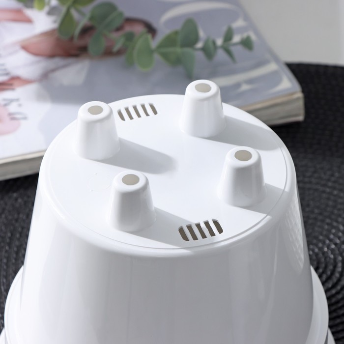 Кашпо для цветов со вставкой «Клевер», 3.2 л, d=17.5 см, h=16 см, белое