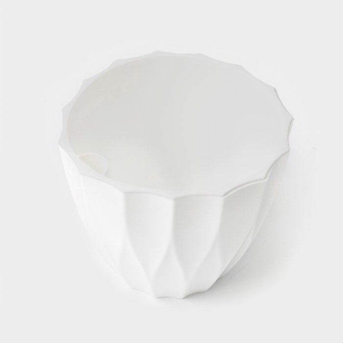 Кашпо для цветов со вставкой «Флюте», 1.9 л, белое