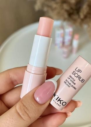Нежный отшелушивающий скраб-пилинг для губ Lip Scrub
