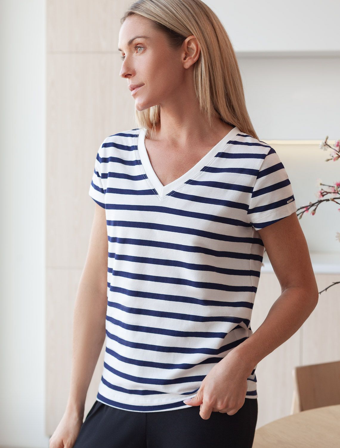 Футболка из премиального хлопка с эластаном D49.982 белый-т.синий полоса