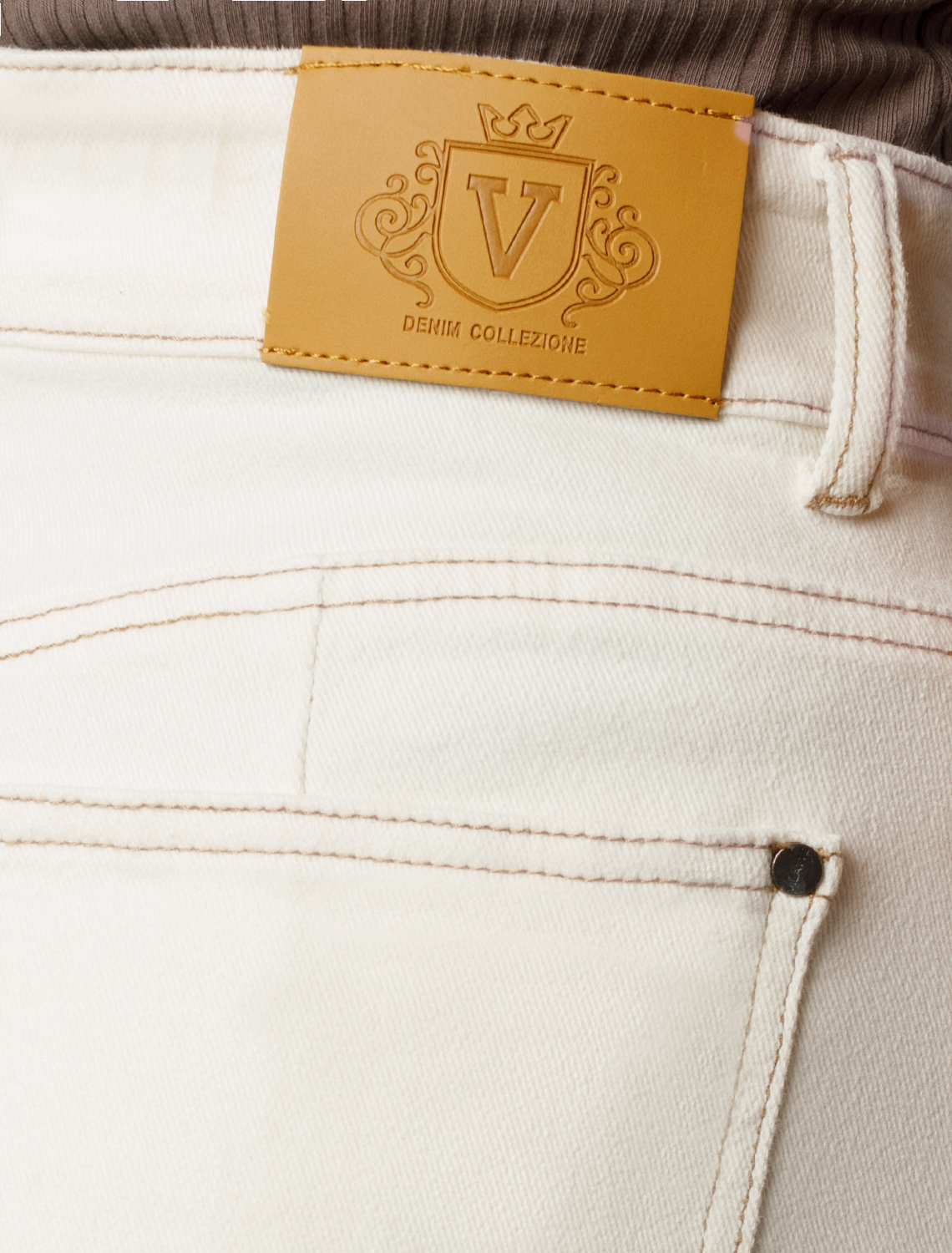 Шорты из эластичного денима D58.025 белый