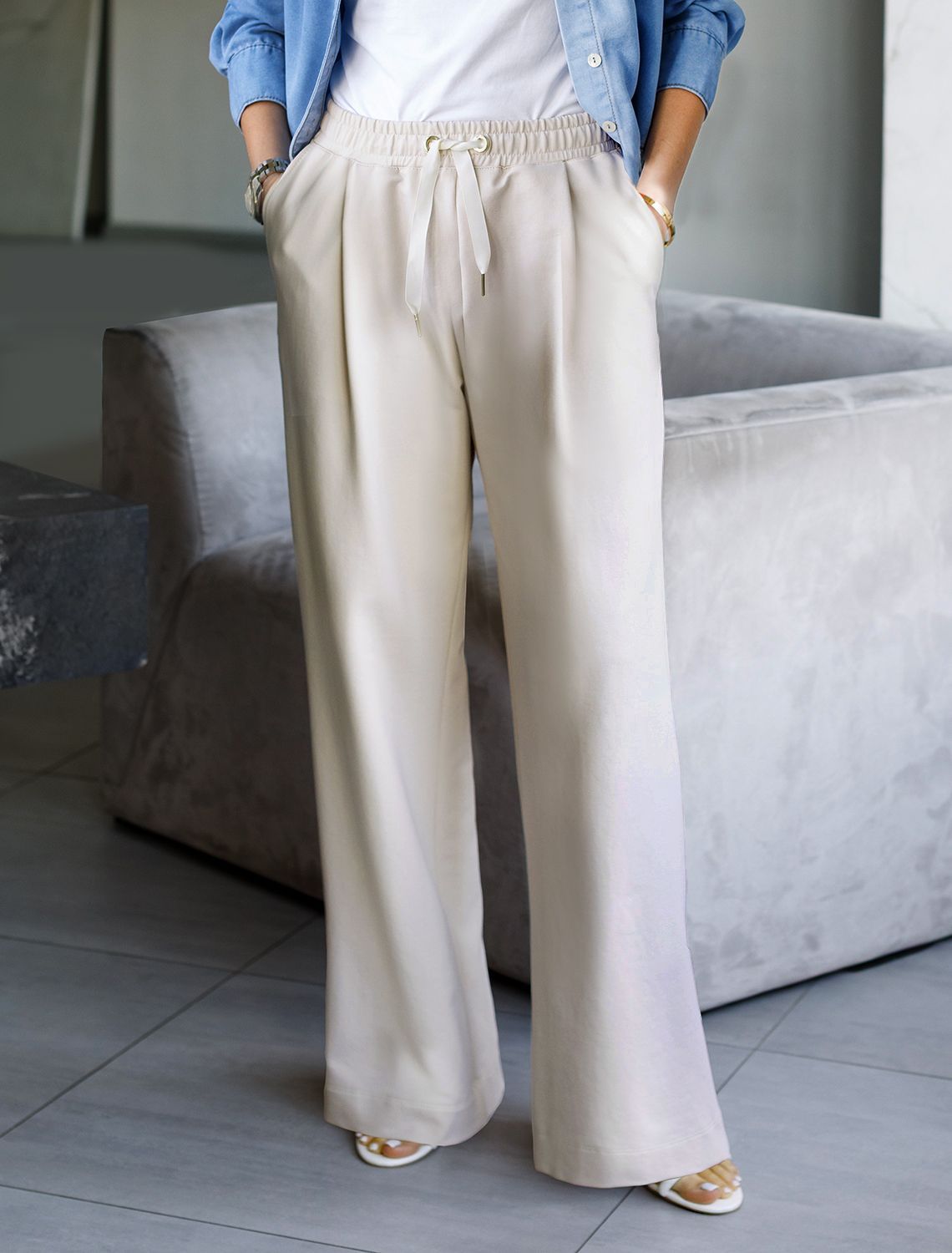 Свободные брюки из тонкого премиального футера с эластаном D44.140 бежевый