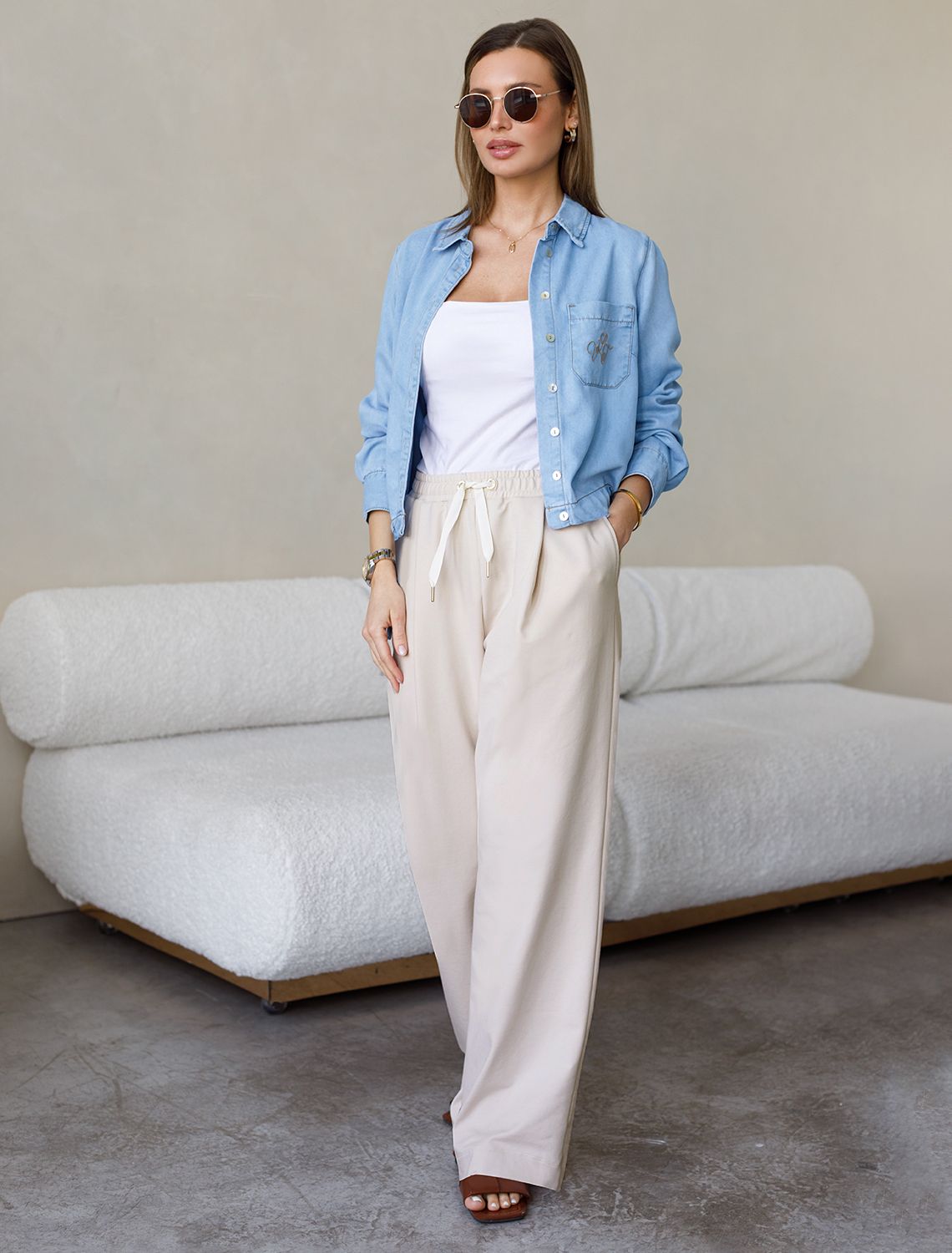 Свободные брюки из тонкого премиального футера с эластаном D44.140 бежевый