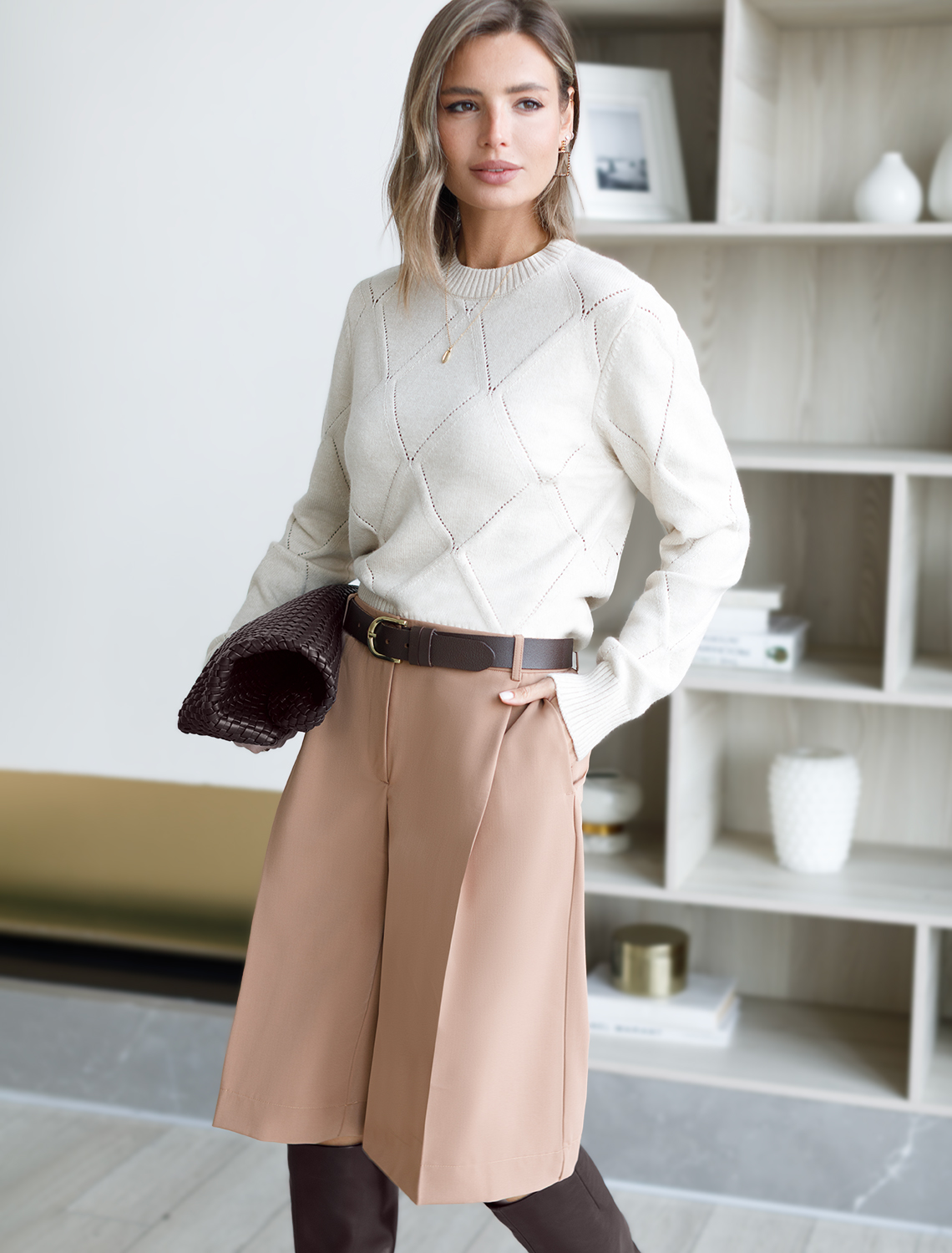 Шорты-бермуды из эластичной поливискозы D28.056 темно-бежевый