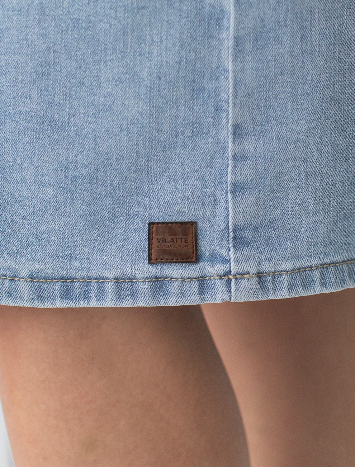 Юбка из эластичного денима D56.059 светло-голубой