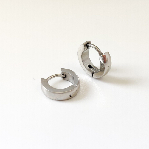 Серьги из стали