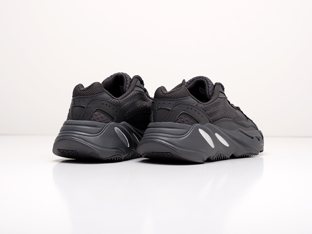 Кроссовки Adidas Yeezy Boost 700 v2