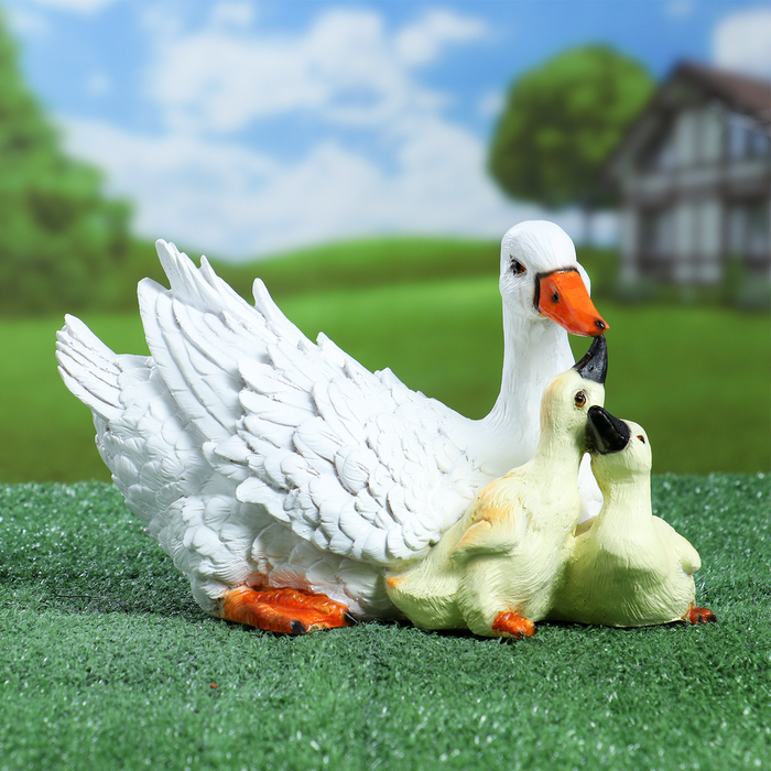 Садовая фигура из полистоуна «Утка с утятами», 27×17×17 см