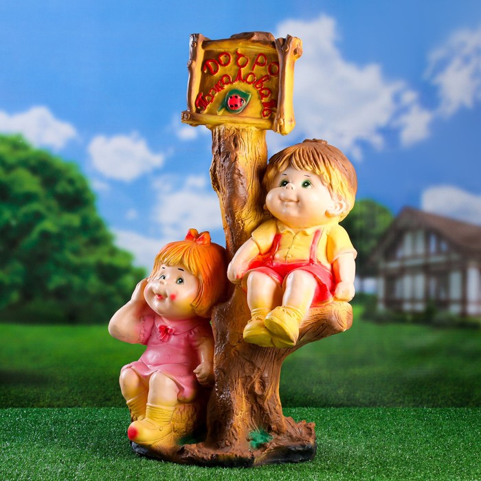 Садовая фигура из гипса «Мальчик и девочка на дереве», 66×31×40 см, МИКС