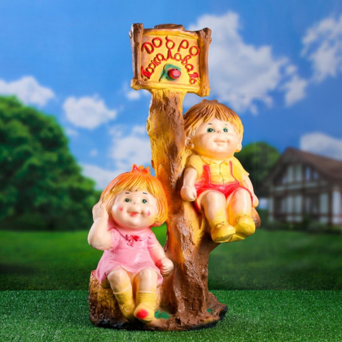Садовая фигура из гипса «Мальчик и девочка на дереве», 66×31×40 см, МИКС