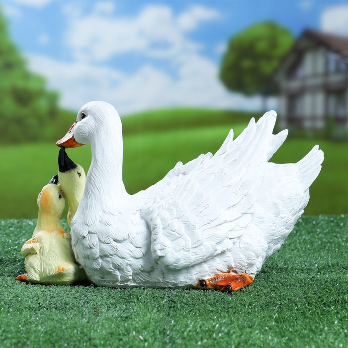 Садовая фигура из полистоуна «Утка с утятами», 27×17×17 см