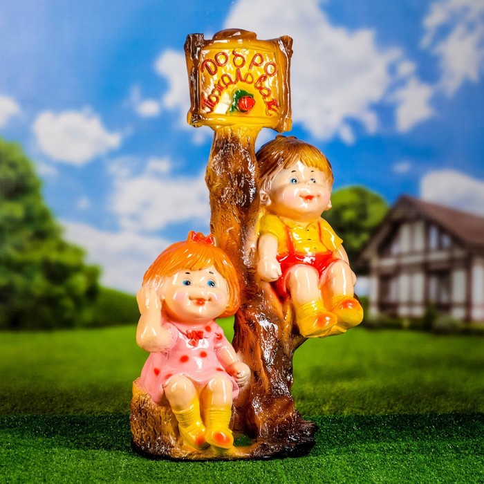 Садовая фигура из гипса «Мальчик и девочка на дереве», 66×31×40 см, МИКС