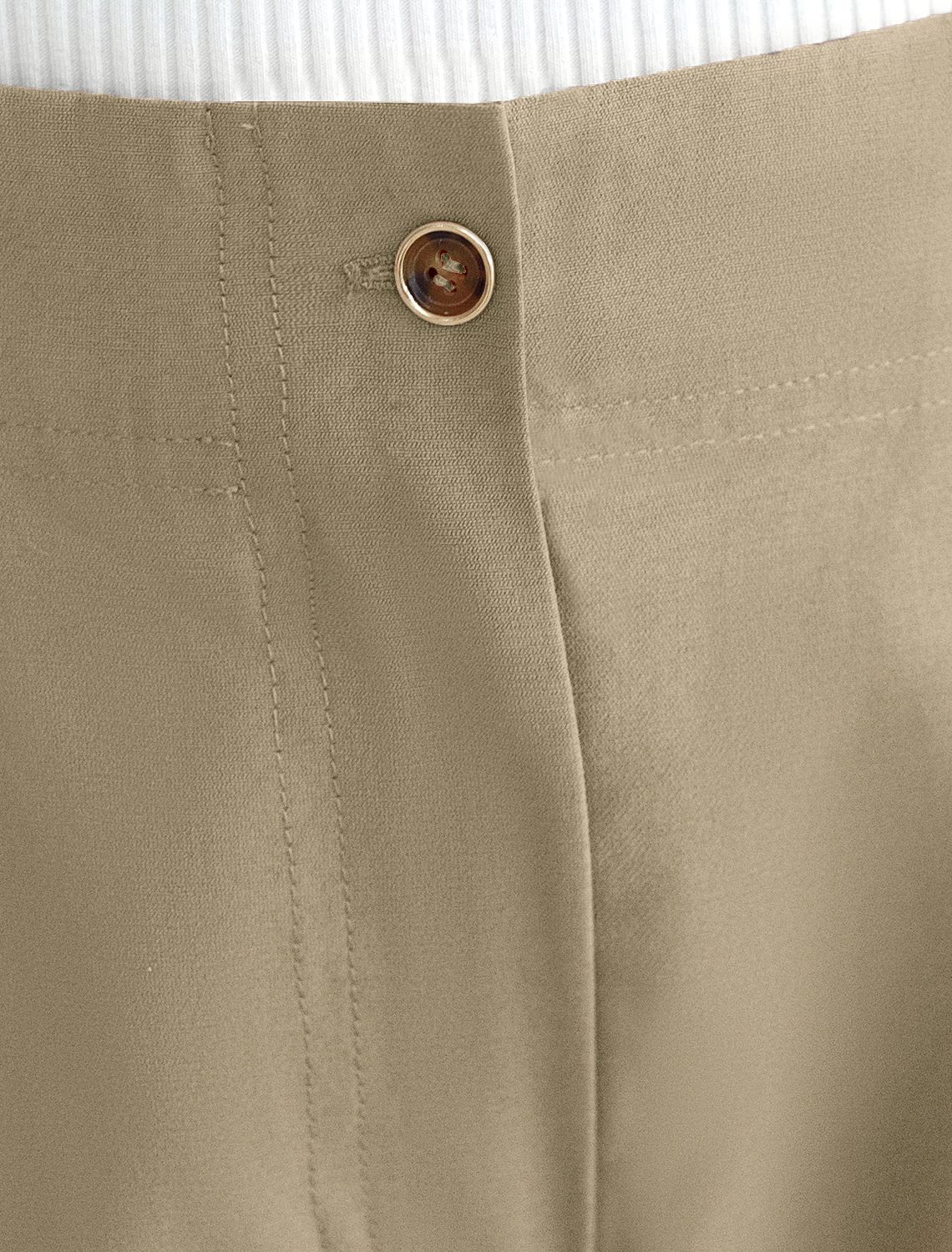 Шорты-бермуды из плотного лиоцелла D28.057 св.оливковый