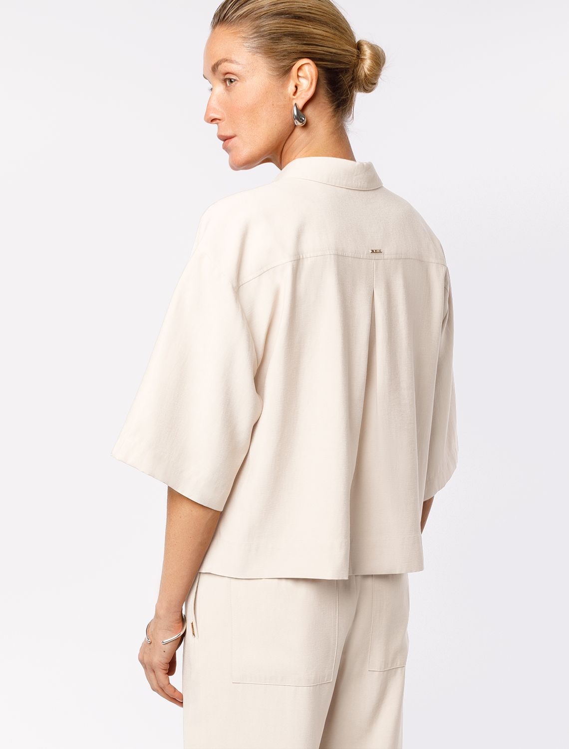 Блузка из плотного лиоцелла D29.267 кокосово-молочный