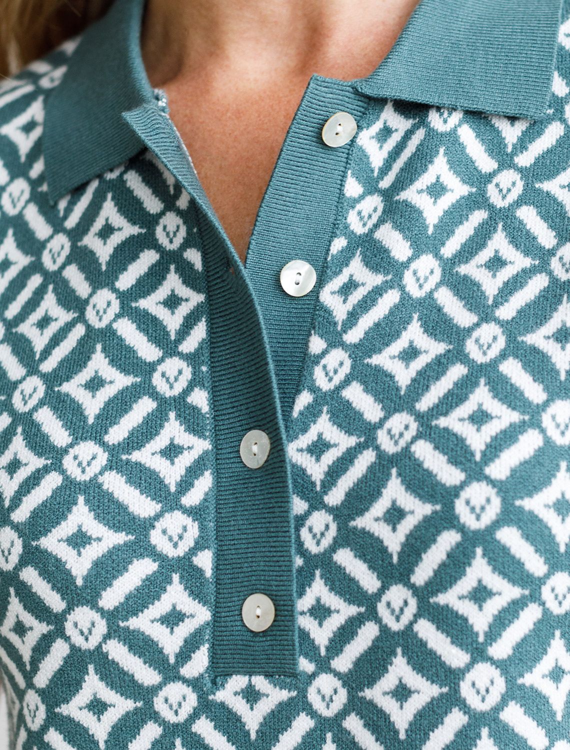 Ст.цена 2290р Эластичное платье тонкой жаккардовой вязки D32.101 полынный