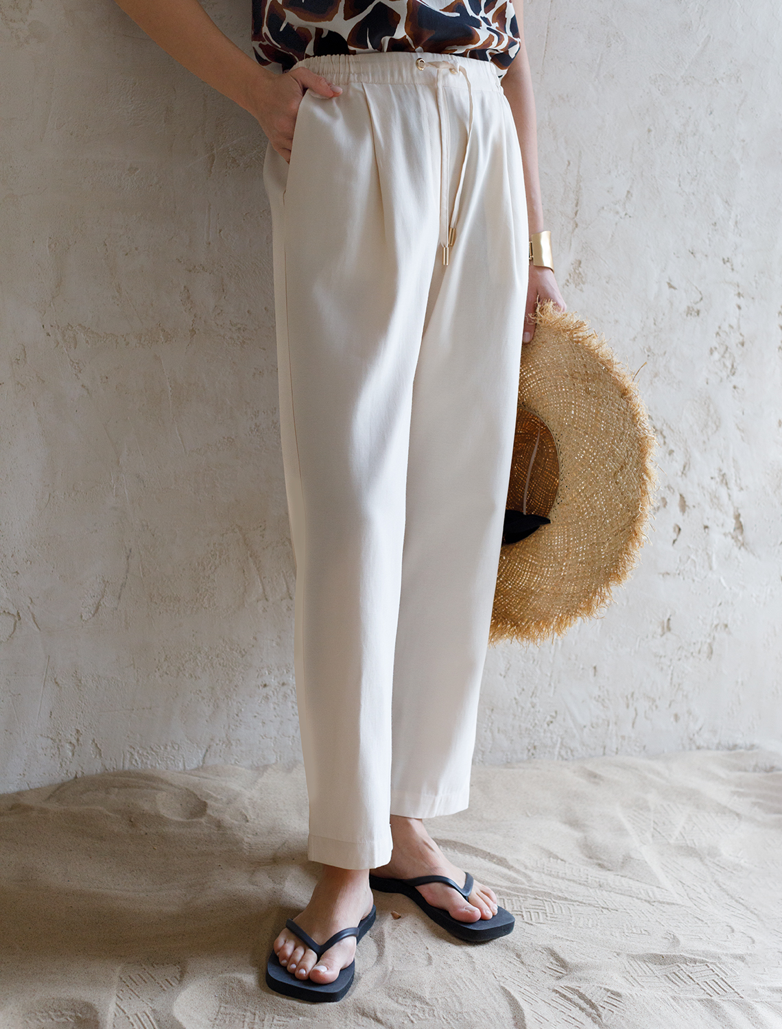 Брюки из плотного лиоцелла D24.265 кокосово-молочный