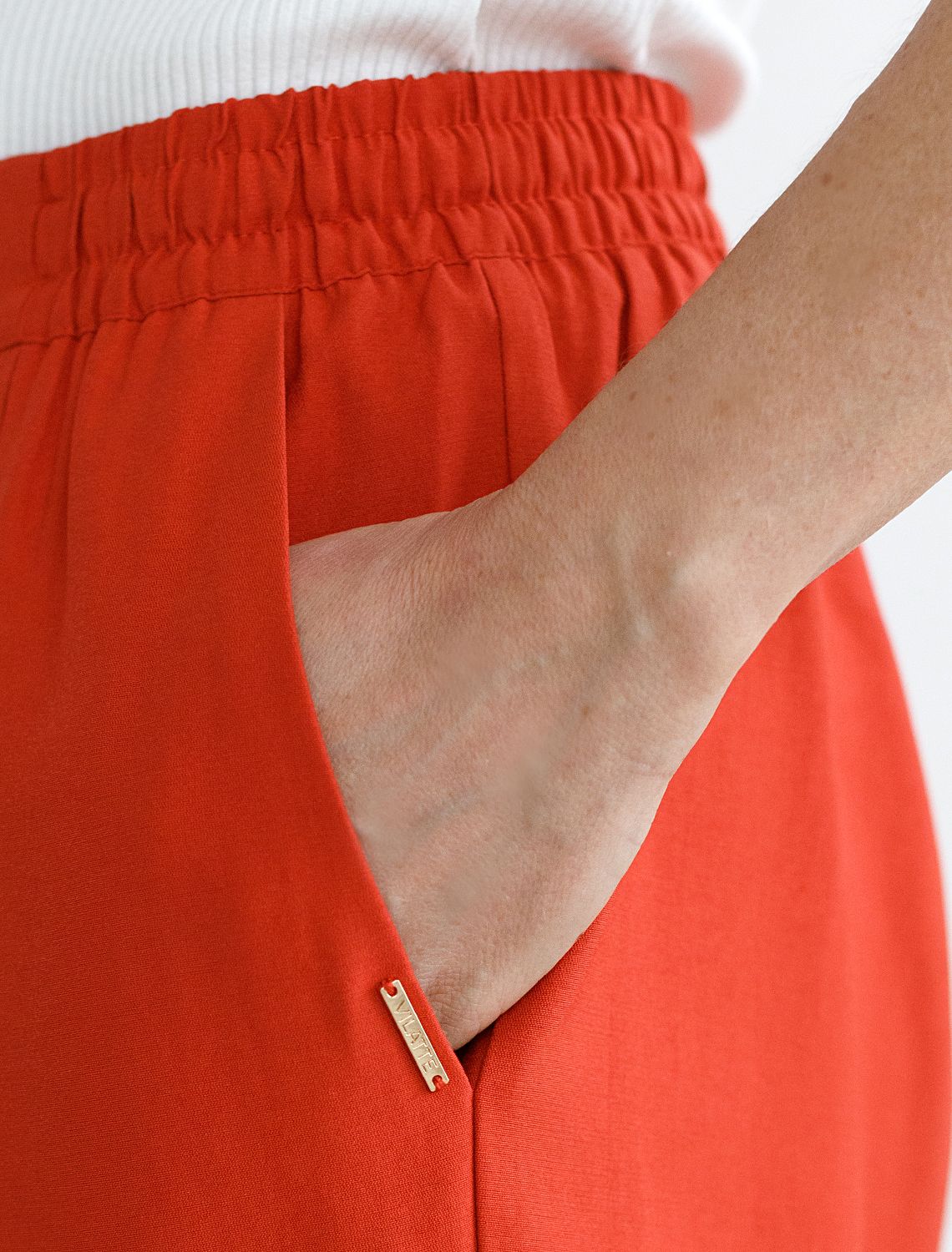 Брюки из плотного лиоцелла D24.265 терракотовый