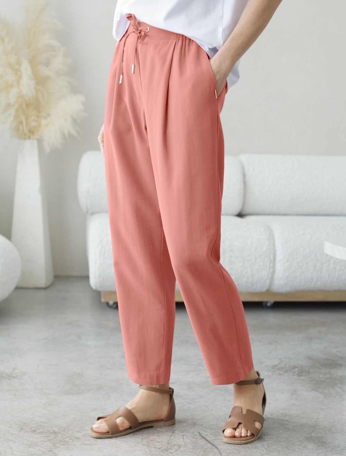 Брюки из плотного лиоцелла D24.265 дымчато-коралловый