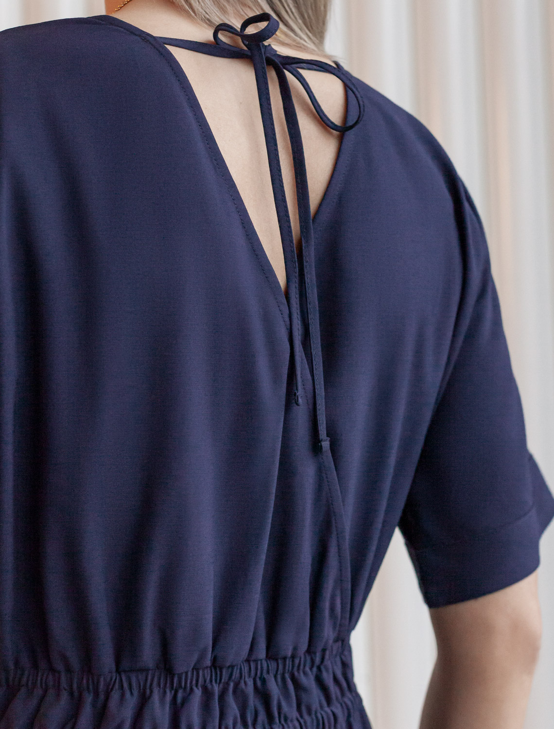 Платье из плотного лиоцелла с поясом на резинке D22.244 темно-синий