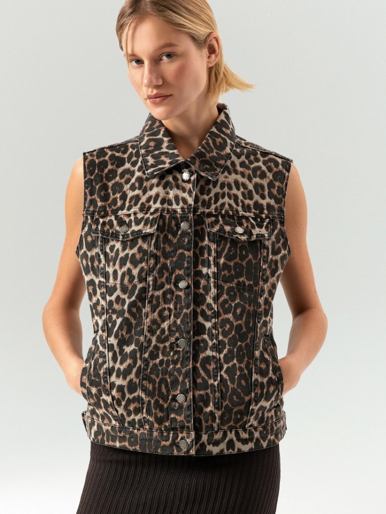 Джинсовый жилет с леопардовым принтом ,
100% хлопок ,