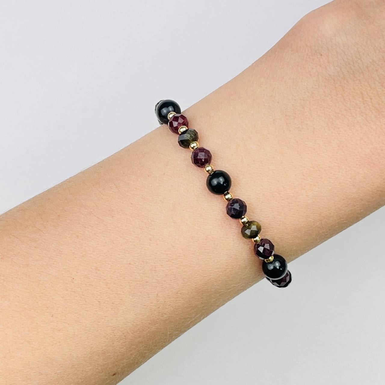 Радуга Самоцветов Браслет регулируемый из Граната, Турмалина и Обсидиана