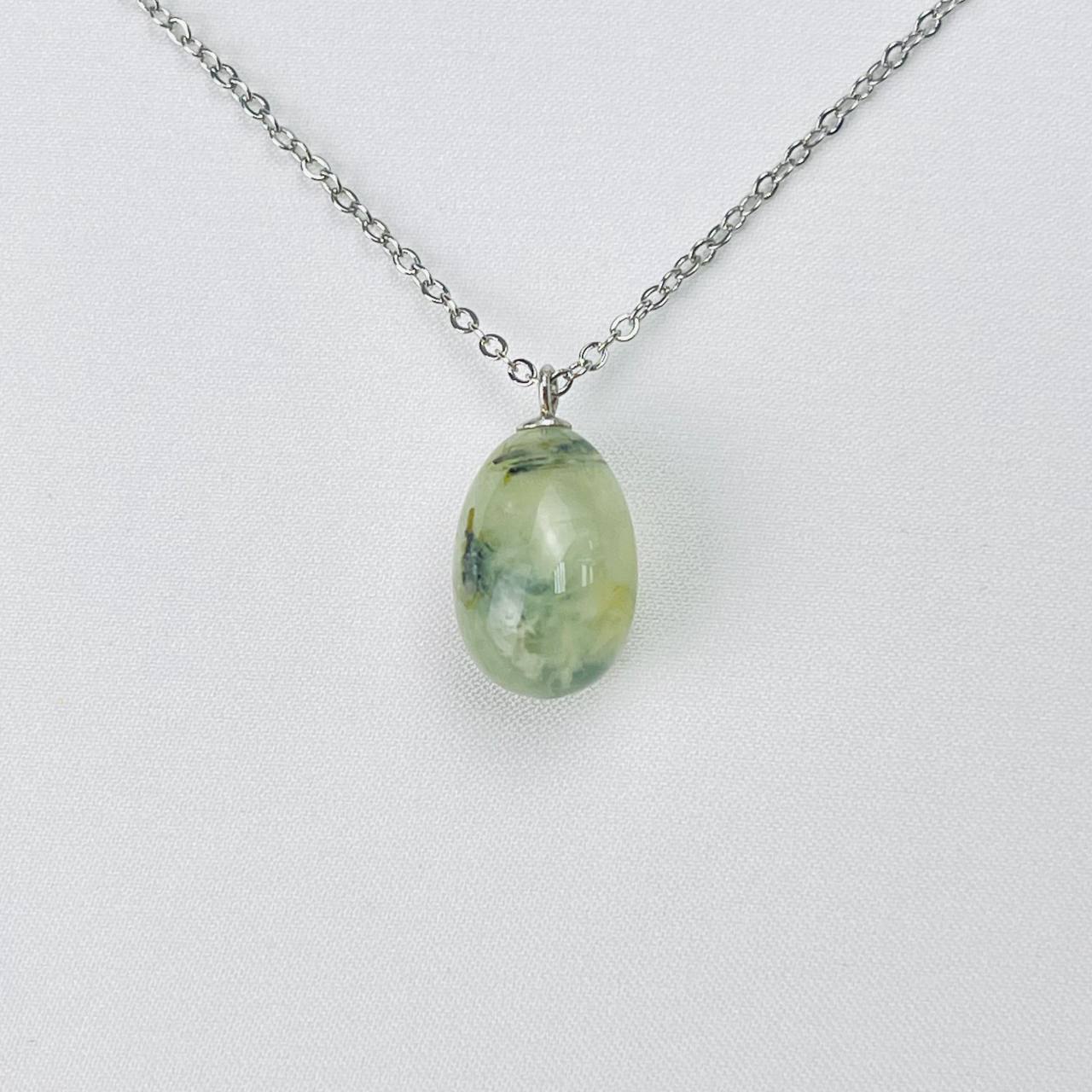 Радуга Самоцветов Кулон на цепочке из Пренита