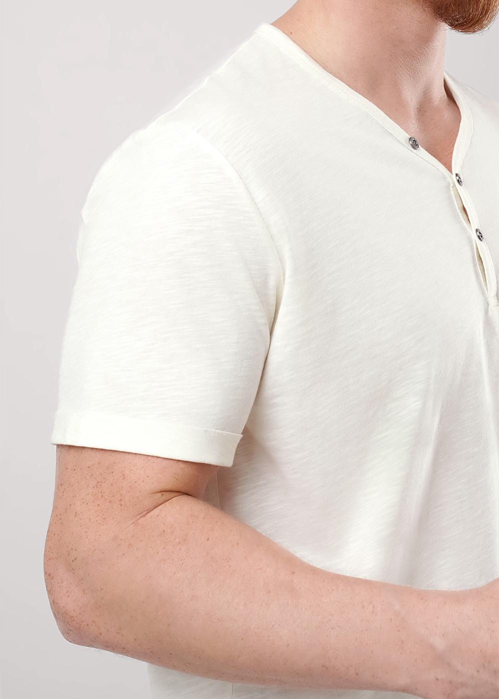 Ст.цена 999р CLE 552533/23о maxi_п Футболка мужская 552533/23о maxi_п молочный